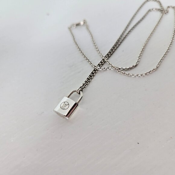 Louis Vuitton Lock It Silver Pedant Necklace for Unicef - Picture 5 of 9